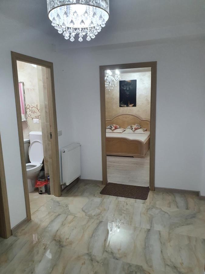 Târgu Jiu Kriss Apartment Luxury מראה חיצוני תמונה