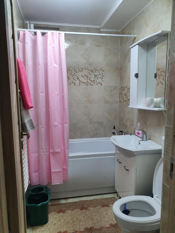 Târgu Jiu Kriss Apartment Luxury מראה חיצוני תמונה